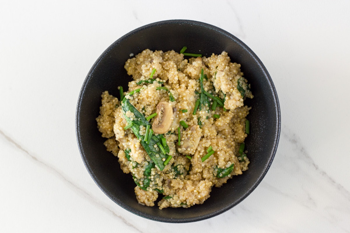 Easy Mushroom Spinach Quinoa Risotto: GF & High-Protein